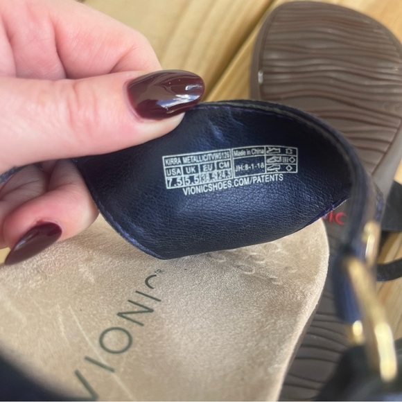 VIONIC Kirra Metallic Blue Sandal Comfort T Strap Thong Ankle Strap 7.5 Navy - Picture 7 of 10